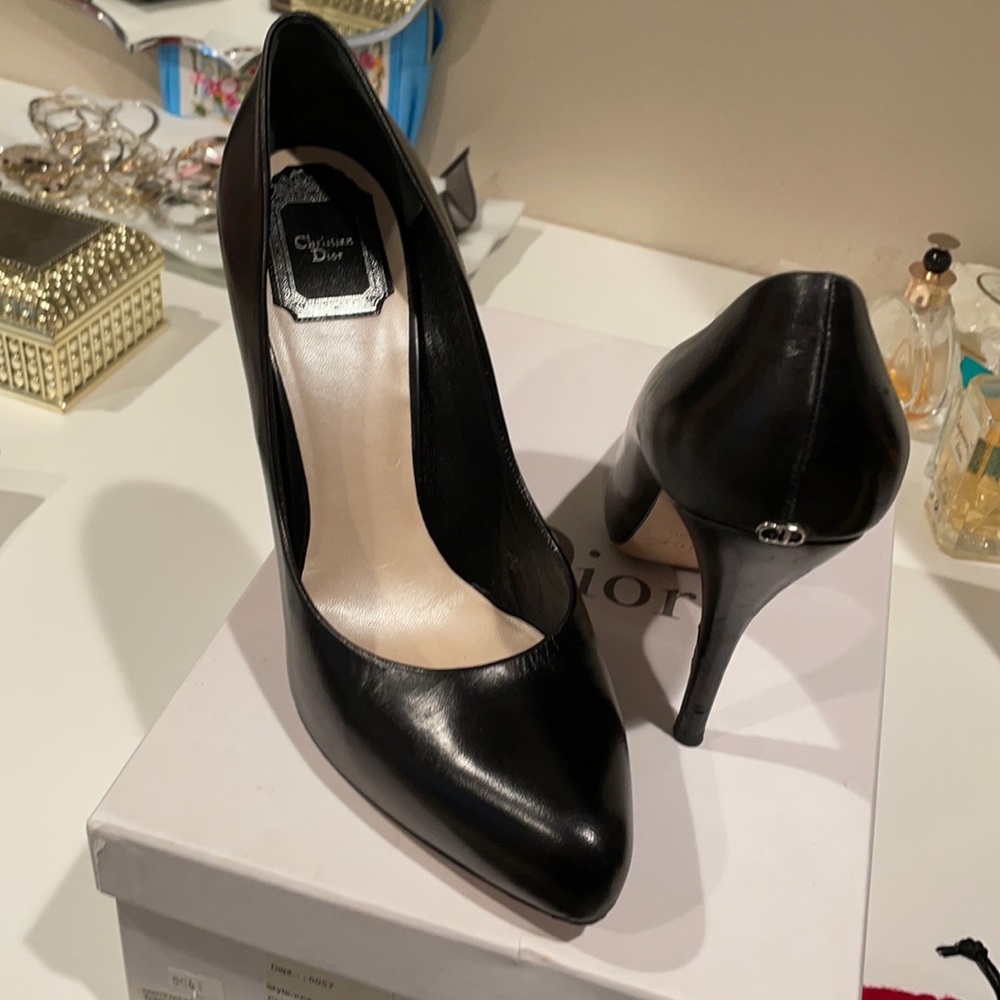 Miss Dior pump
